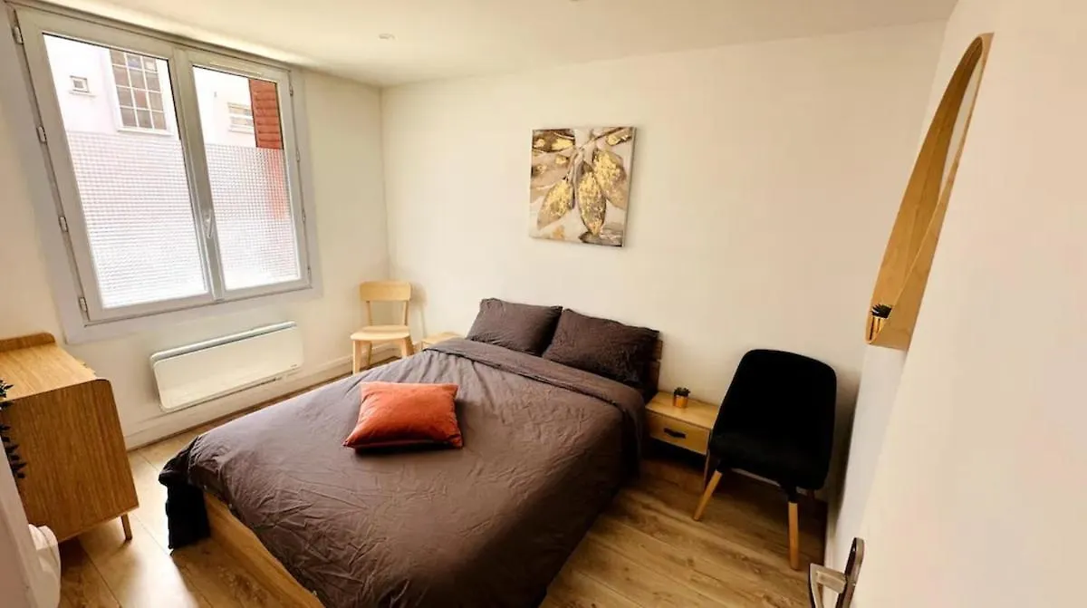 Cosy Appartement 3 Chambres & Parking Prive Lyon 0*,  France
