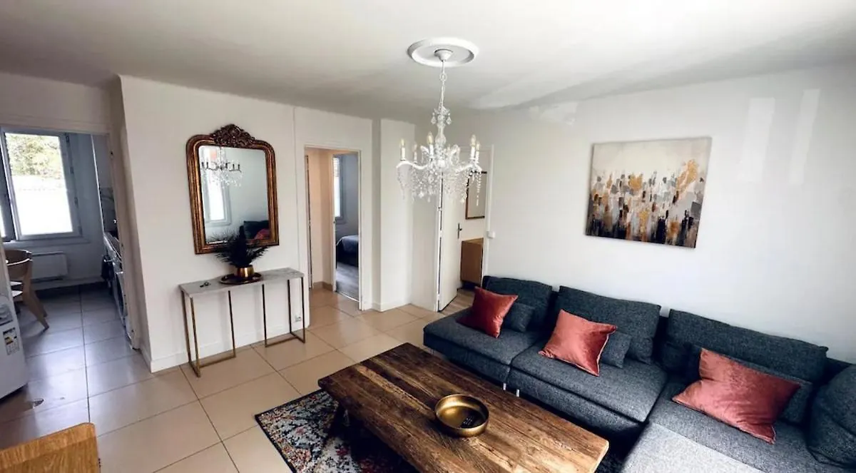 Cosy Appartement 3 Chambres & Parking Prive Lyon 0*,