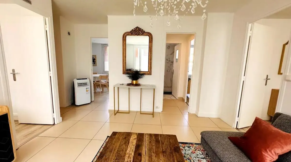 Cosy Appartement 3 Chambres & Parking Prive Lyon France
